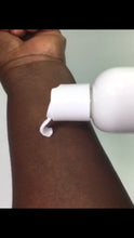 Load and play video in Gallery viewer, Body Lotion - Bestseller