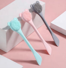 Load image into Gallery viewer, 4 in 1 Baby bear Applicator, Brush, Exfoliator &amp; Spatula
